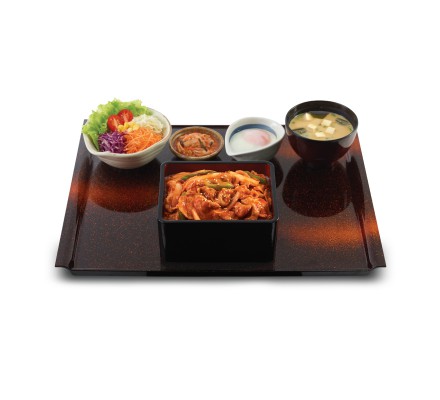 เซตข้าวหน้าหมูผัดเผ็ดซอสญี่ปุ่น